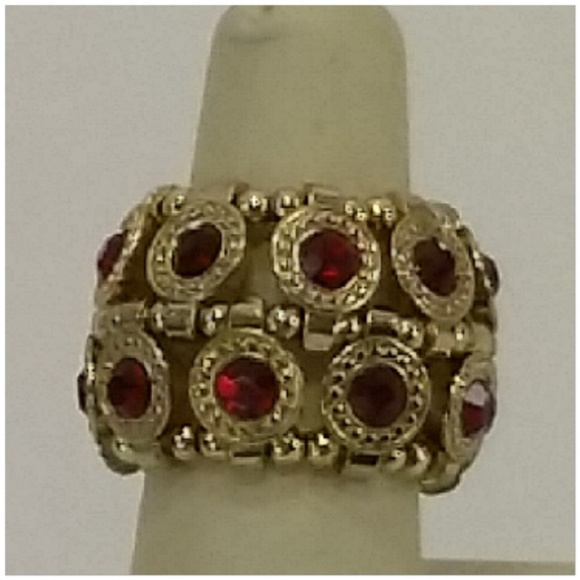 Multi Stone Ring. Goldentone band - Picture 4 of 8